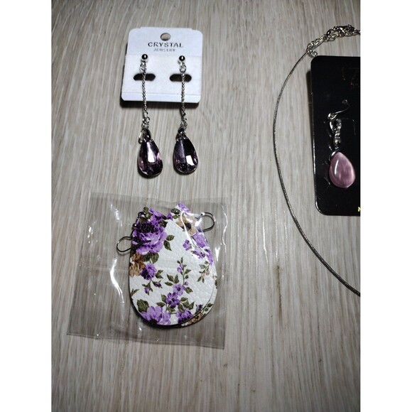 Pink/Purple Jewelry Bundle- - 3 Sets of Earrings & 1 Matching Necklace - New - Picture 2 of 3